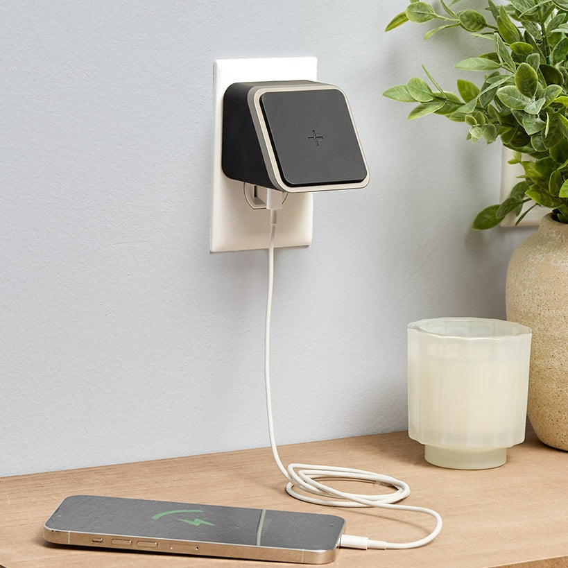 MagSafe® 15W Wireless Charger With Built In Magnet