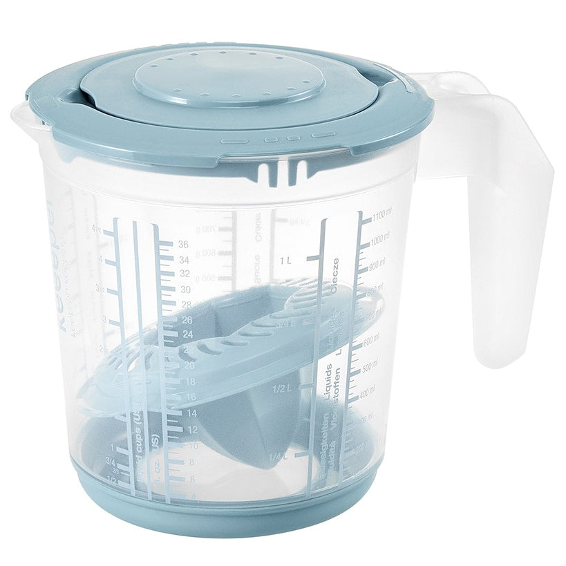 Measuring Cup and Juicer with Lid - 4-in-1 Kitchen Tool