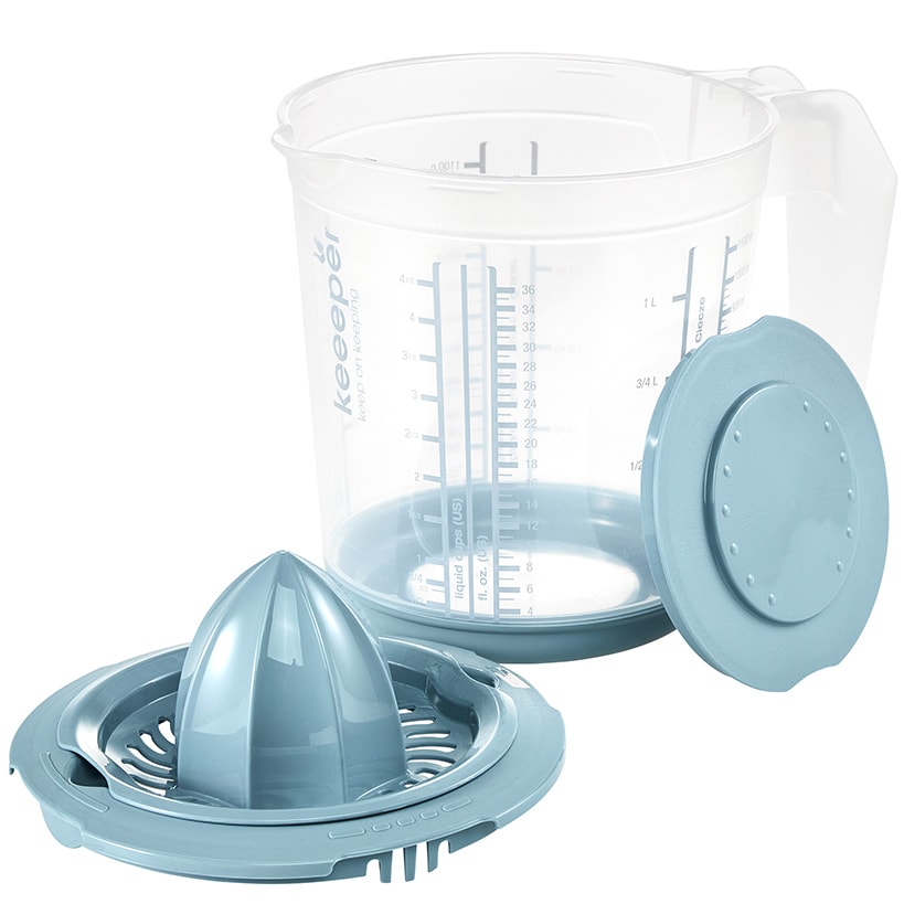 Measuring Cup and Juicer with Lid - 4-in-1 Kitchen Tool