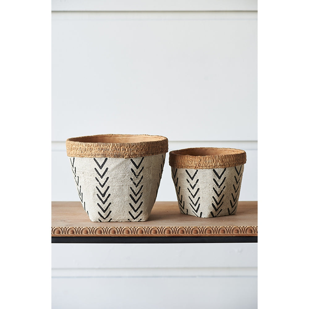 Set of 2 White and Brown Cement Planters with V Pattern, L:D10x8" S:D8x6.5" - image 6