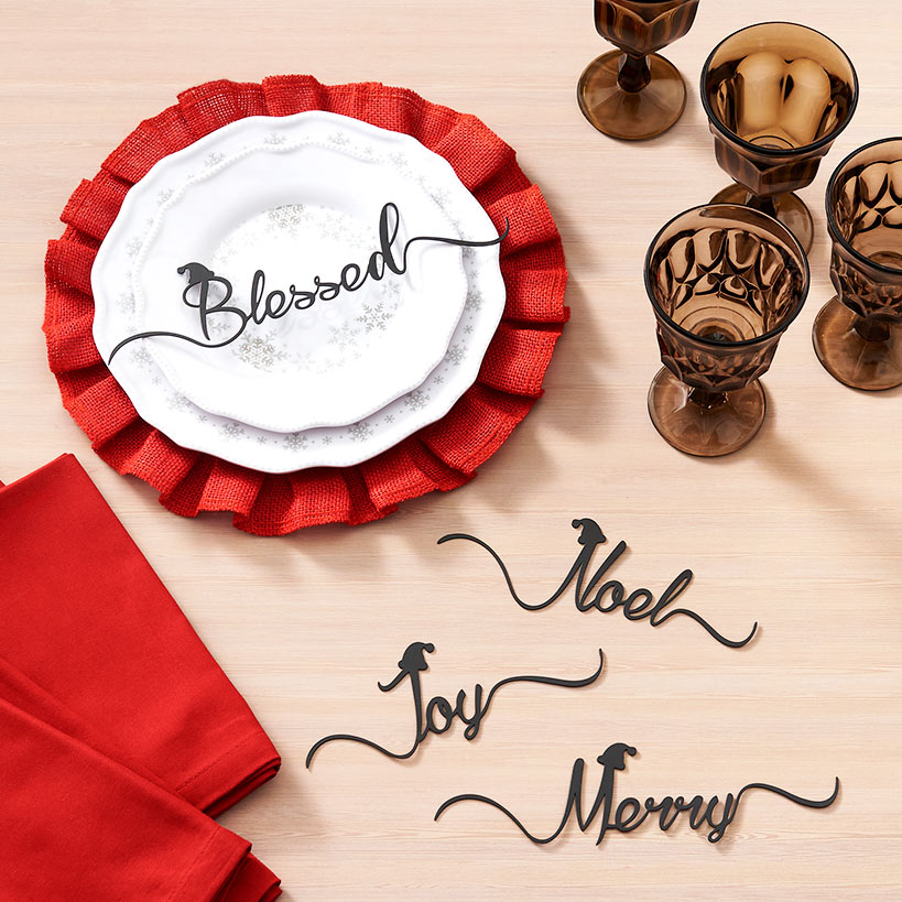 Christmas Place Setting Sentiment Word Décor or Salad Plates - Set of 4