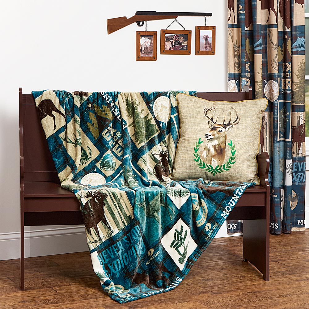 Mossy Oak Never Stop Exploring 50" x 60" Fleece Plush Throw