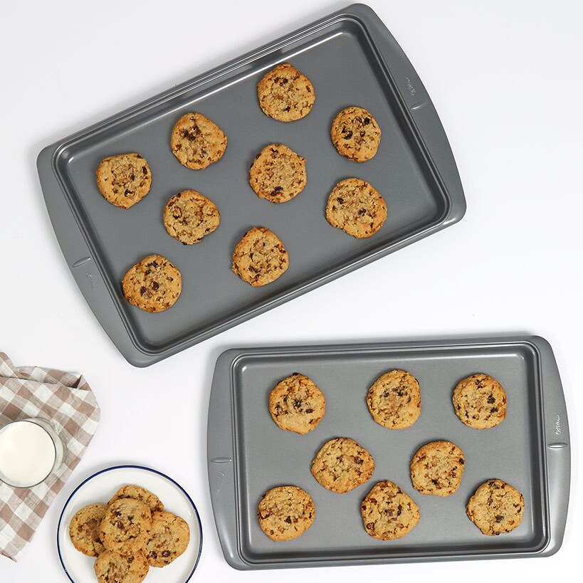 Wilton Recipe Right Cookie Sheet Set, 3-Piece Non-Stick Baking Sheets