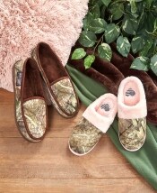 His or Hers Mossy Oak&trade; Slippers