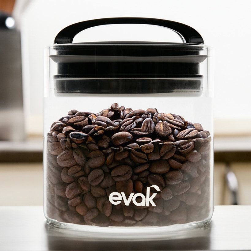 Compact Food Storage Container with Vacuum Seal Lid