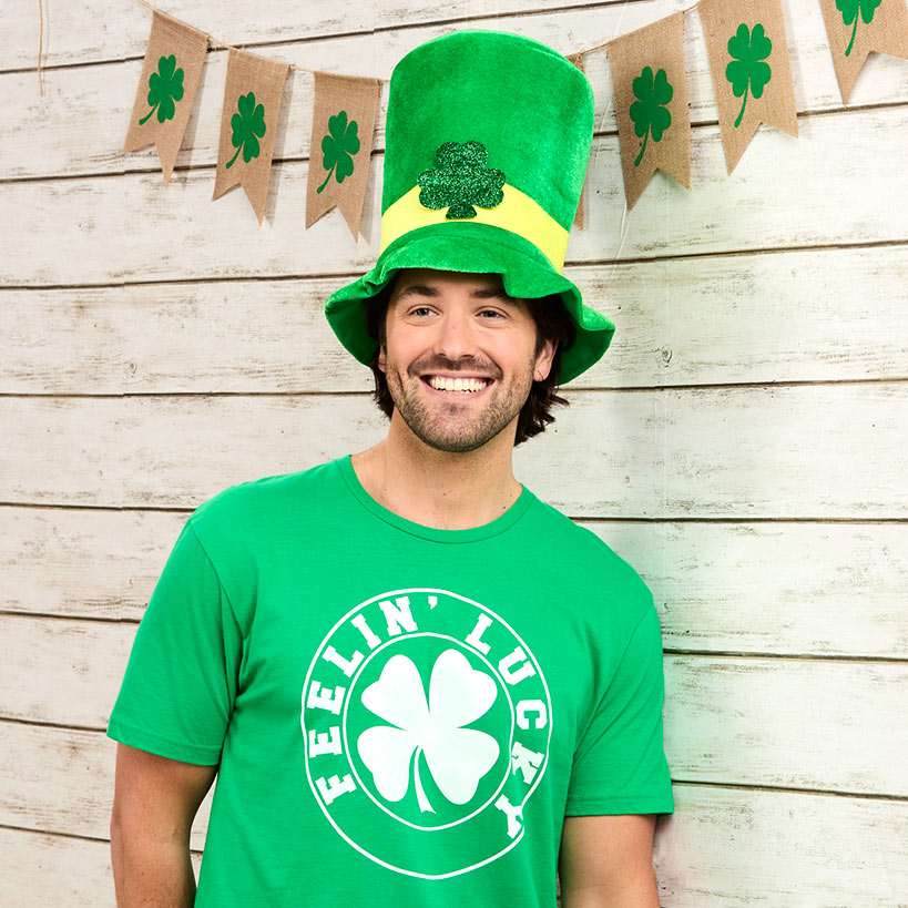 St Patrick's Day Top Hat 12.75" dia x 9.50"H