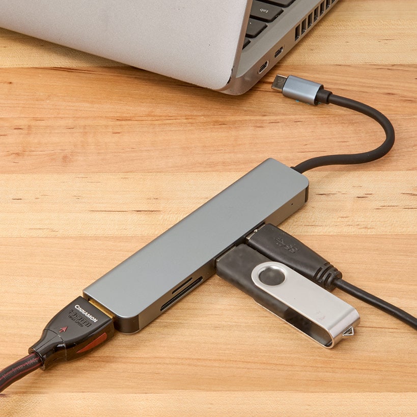Usb Multimedia USB-C Hub 5-In-1 Compact Durable Design With HDMI TF/SD Card Readers ...