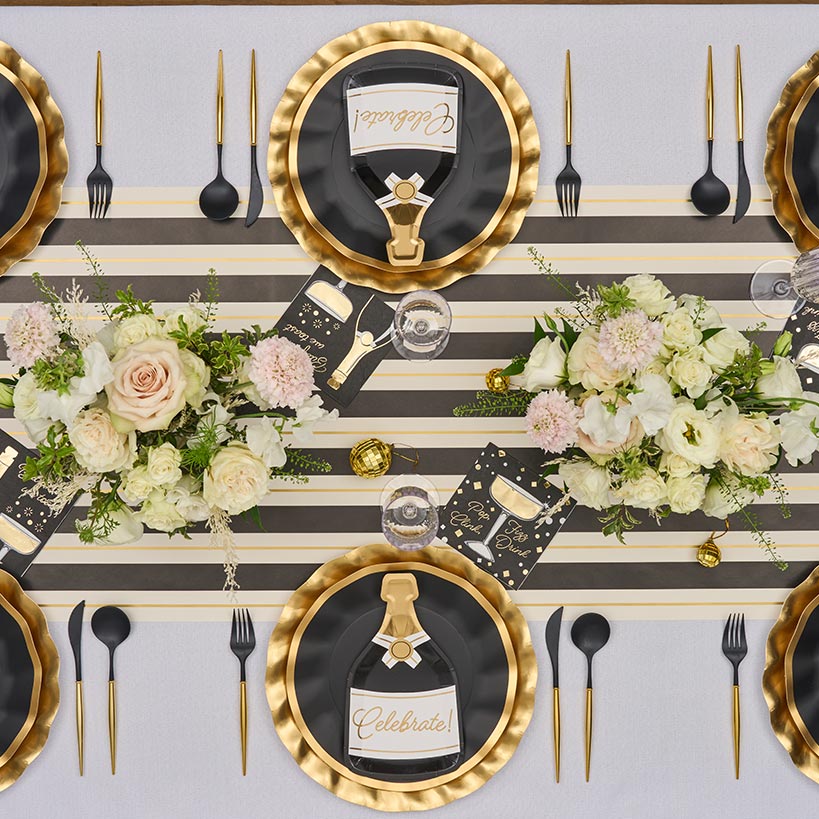 Disposible Gold Paper Salad Plate and Napkin Set for Celebrations
