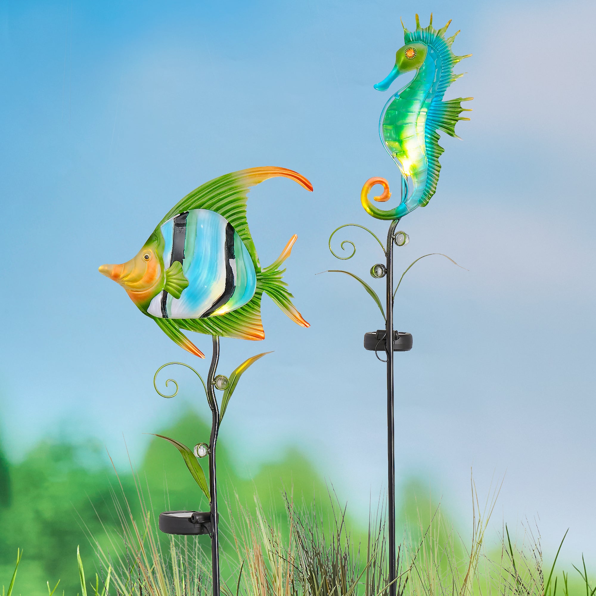 Coastal Sea Creature Solar Lighted Stake - Fish or Seahorse