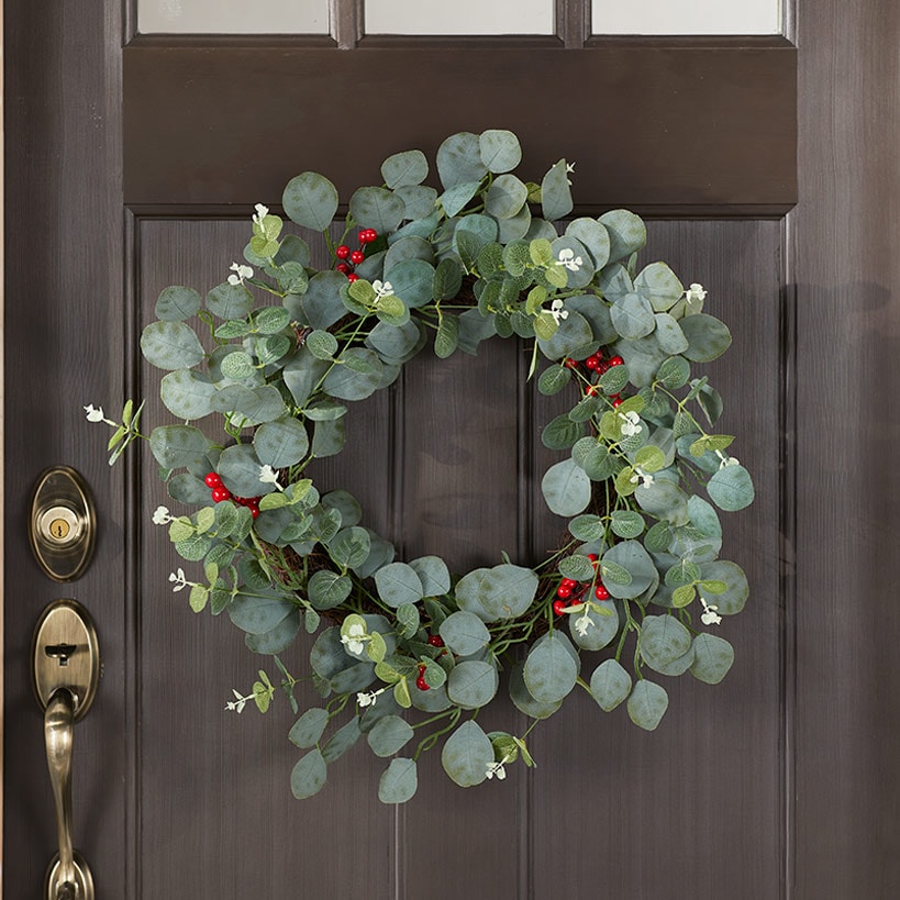 Delightful Christmas Wreath 24"