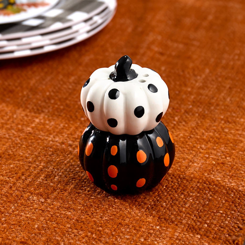 Plaid Pumpkin Harvest Serveware#select-item_salt-&-pepper-shaker-set