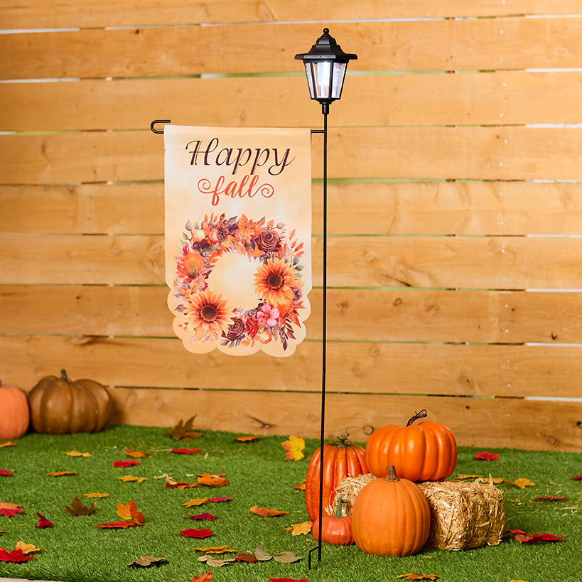 4 Seasonal Flags With Solar Flag Pole