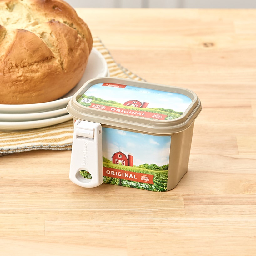 Butterie Snap Away Foldable Attachable Tub Butter Knife